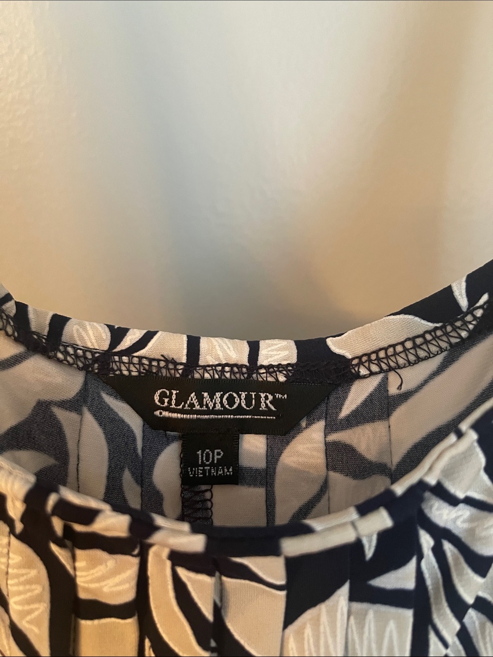 Glamour Sleeveless Navy, Gray and White Floral Maxi Dress Size 10P - Picture 2 of 7